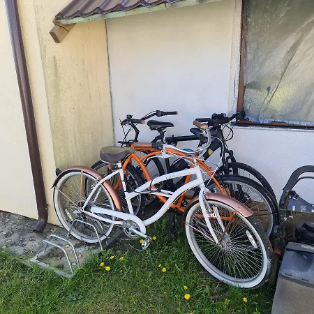 Maly Bialy Cicha 1 アパート *