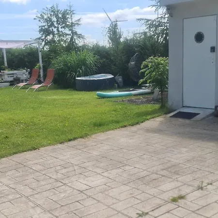 Maly Bialy Cicha 1 アパート *